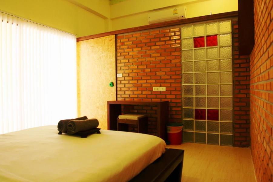 Smile House Guesthouse شيانغ ماي الغرفة الصورة