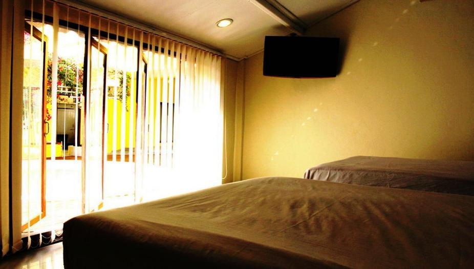 Smile House Guesthouse شيانغ ماي الغرفة الصورة